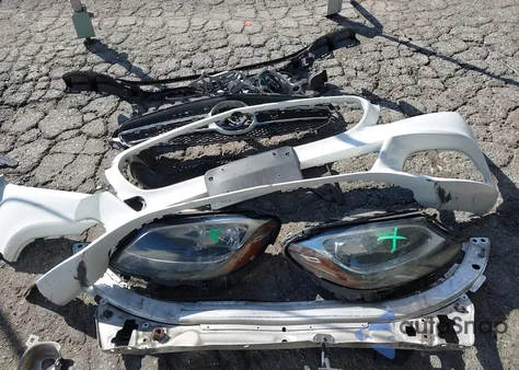 2015 Mercedes-Benz C 300 z USA, uszkodzony, nr VIN 55SWF4JB4FU082999